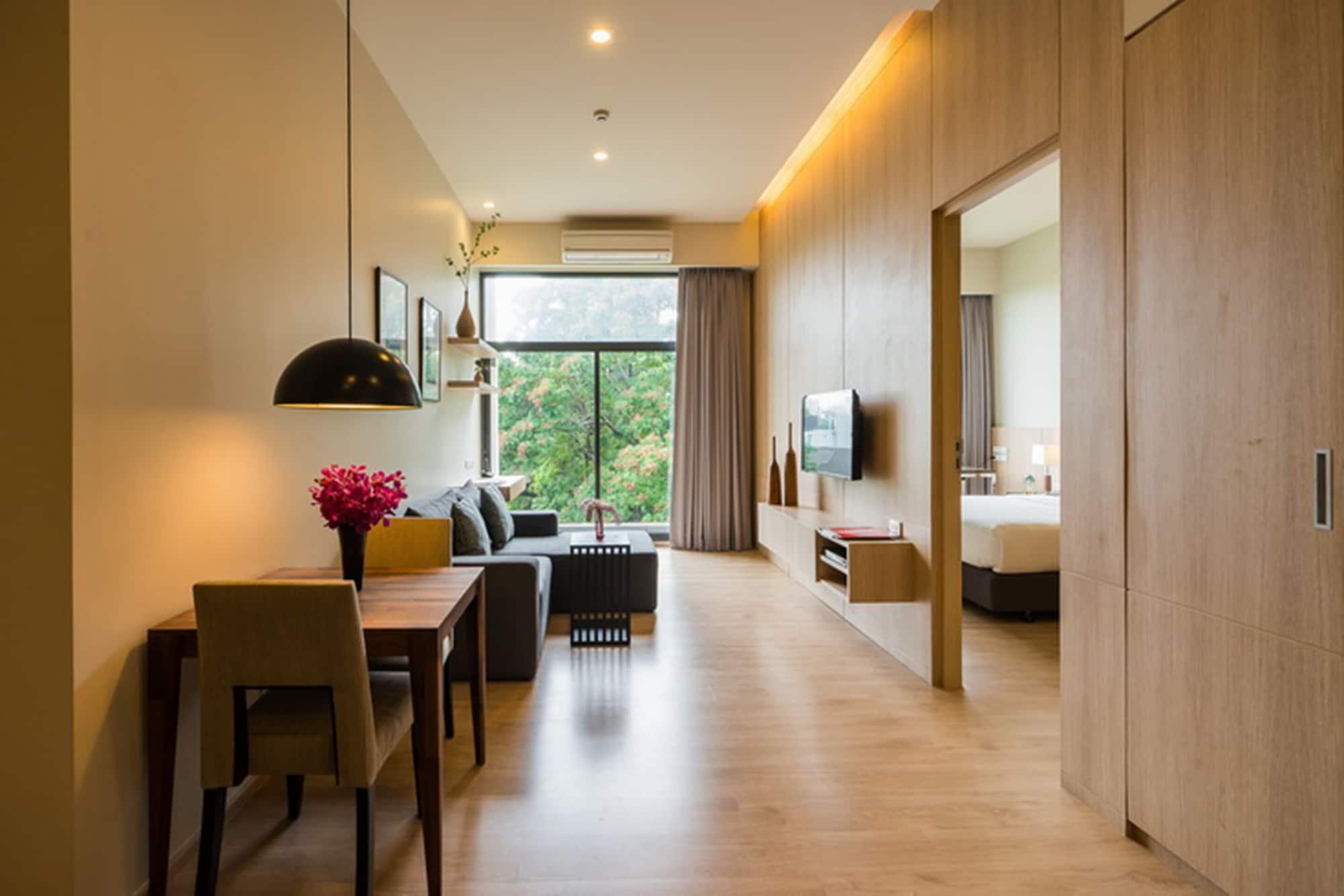 The Residence On Thonglor By Uhg Бангкок Экстерьер фото